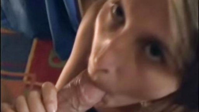 مربی یک زن ورزشی زیبا با مشاعره بزرگ منفجر کرد